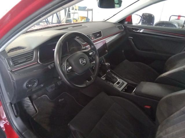 SKODA - Superb Station Wagon - Superb 2.0 TDI DSG Wagon Styl - foto 2