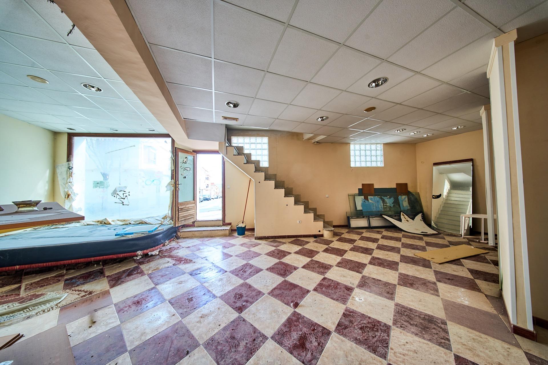 Local comercial en venta en Baza (Granada) - foto 10