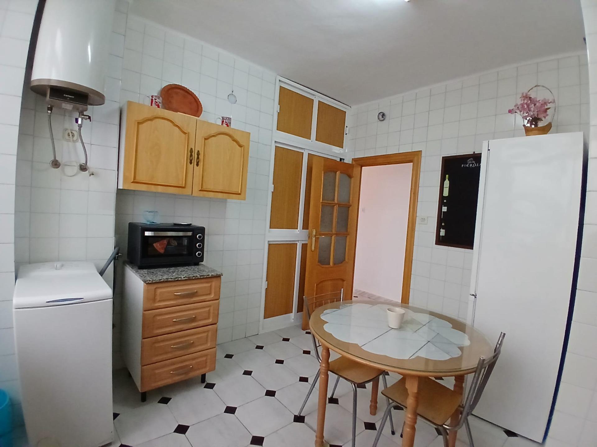 ALQUILER DE habitaciones – PISO LUMINOSO EN PLENO CENTRO DE  - foto 7