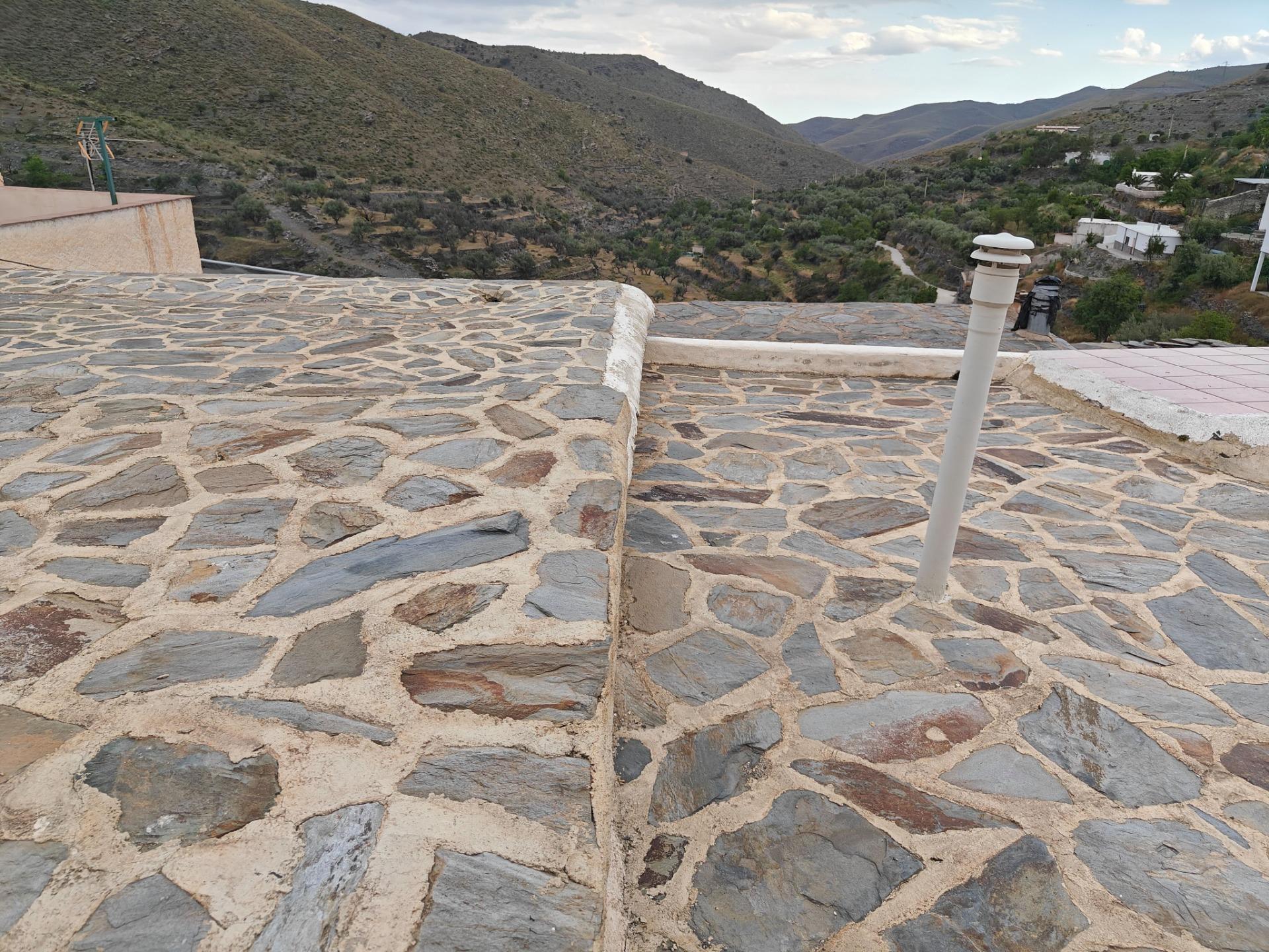 ️ Auténtica Casa de Pueblo en Olula de Castro: Refugio en lo - foto 28