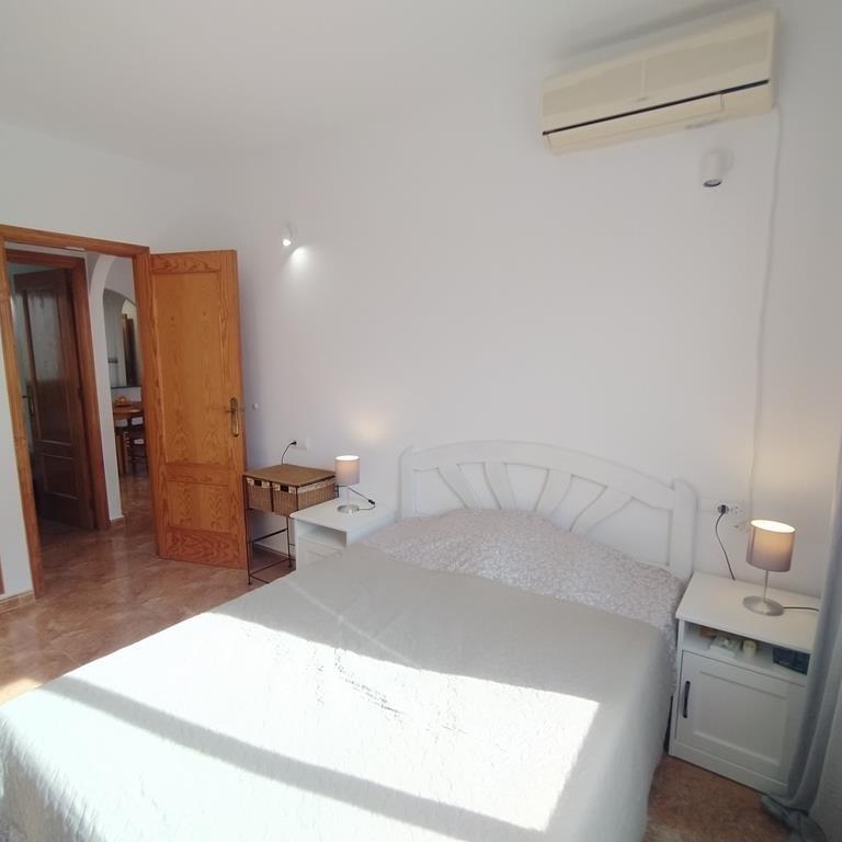 Luminoso apartamento con 2 piscinas y orientación Sur cerca  - foto 11