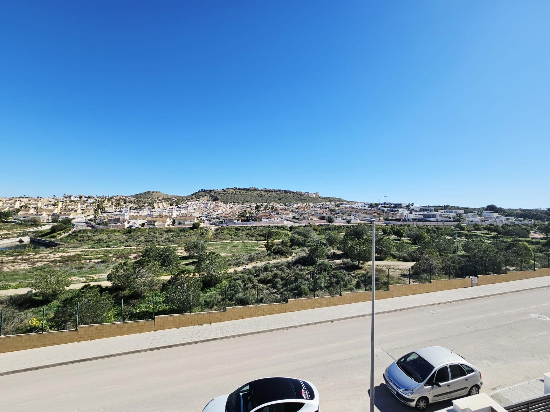 IMPECABLE VILLA DE 3 DORMITORIOS Y 3 BAÑOS CON PISCINA PRIVA - foto 50