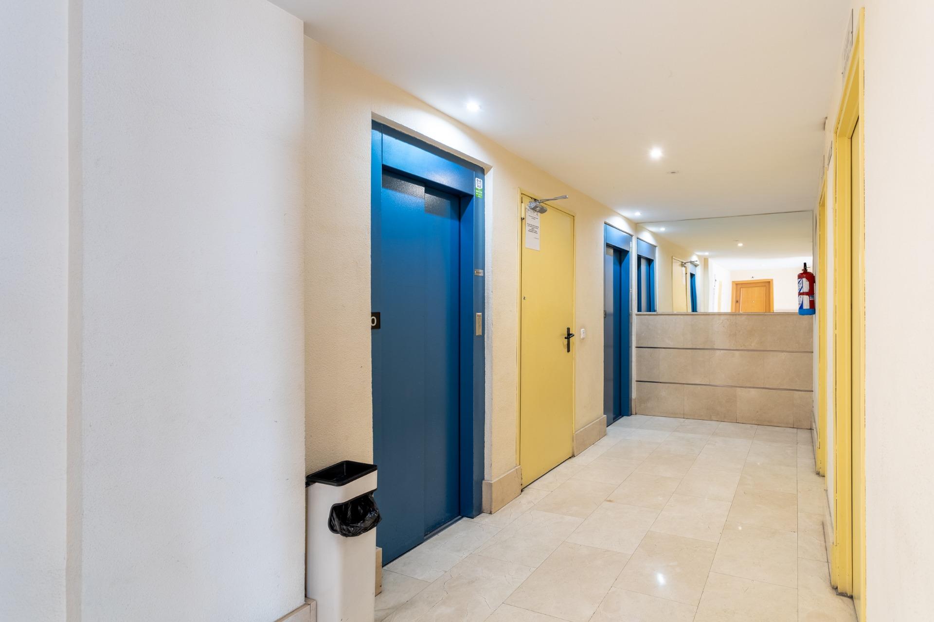 Piso de 4 dormitorios con terraza, garaje y piscina en urban - foto 41