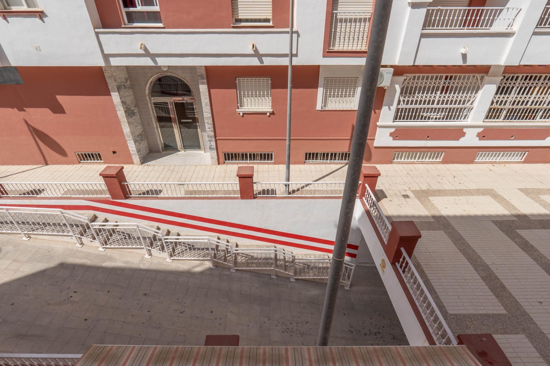 Magnífico apartamento de 2 habitaciones, terraza y garaje en - foto 31