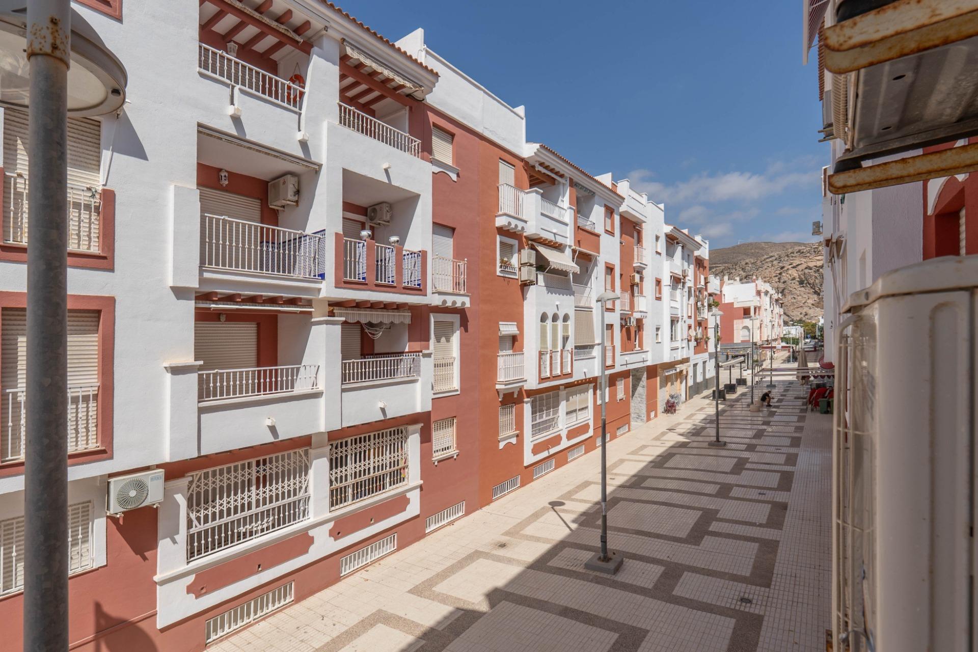 Magnífico apartamento de 2 habitaciones, terraza y garaje en - foto 32