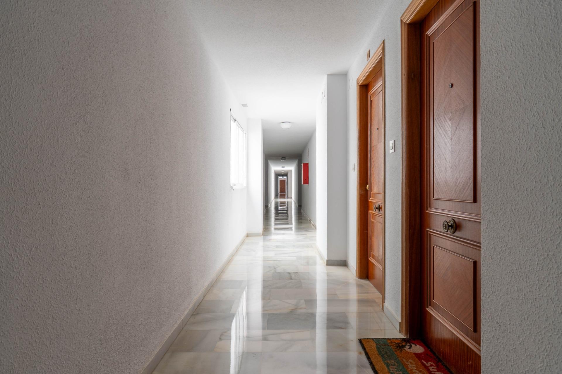 Magnífico apartamento de 2 habitaciones, terraza y garaje en - foto 42