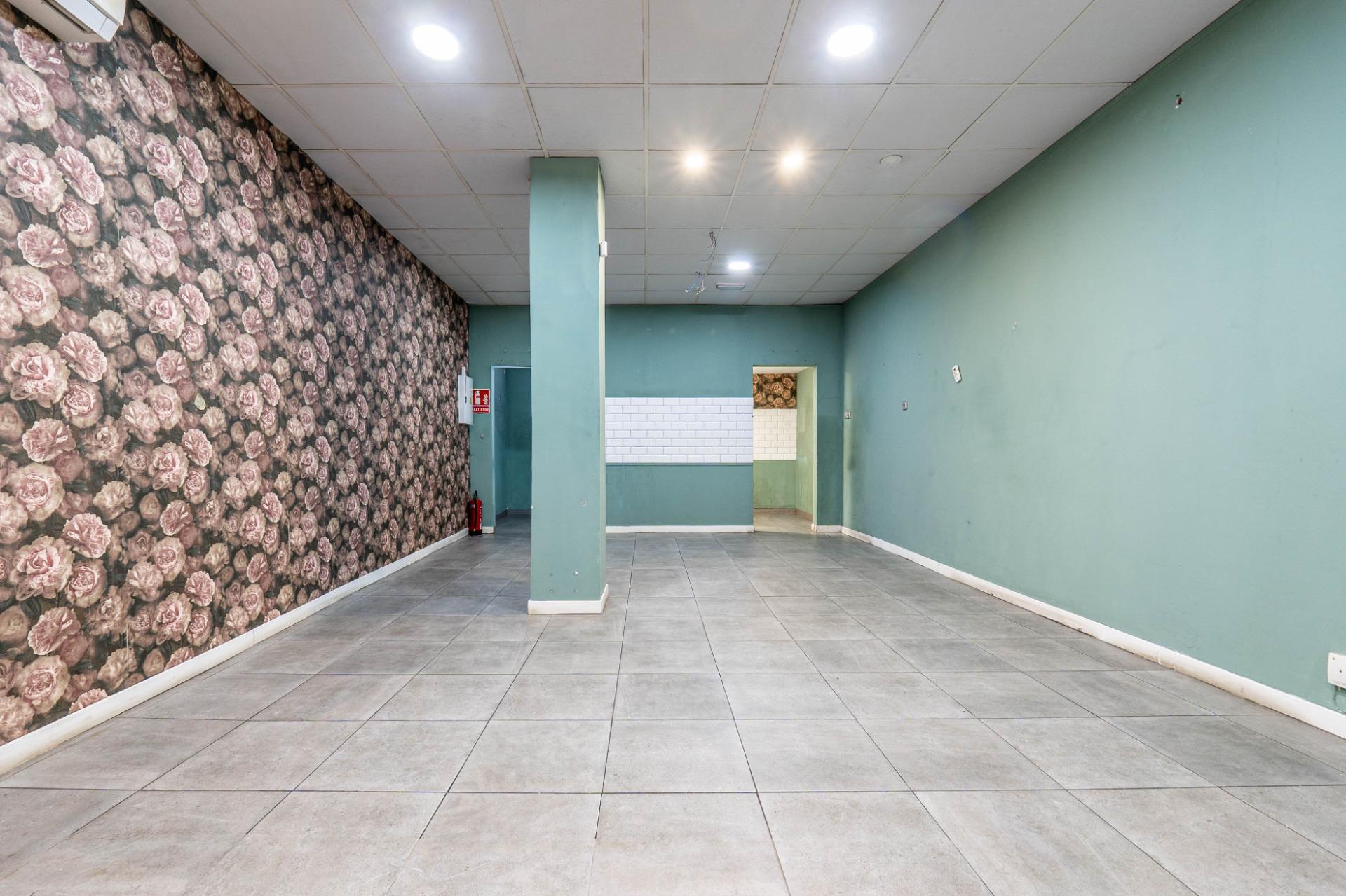 SE VENDE LOCAL COMERCIAL EN ARMILLA (CENTRO) - foto 4