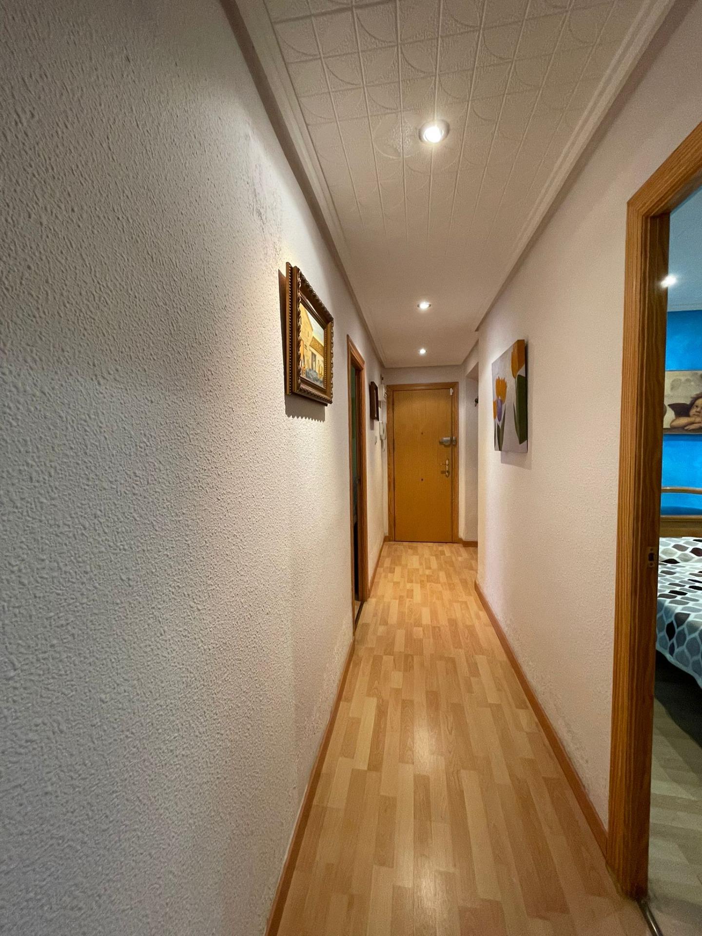 Se vende piso con 3 habitaciones dobles en Valencia - foto 23