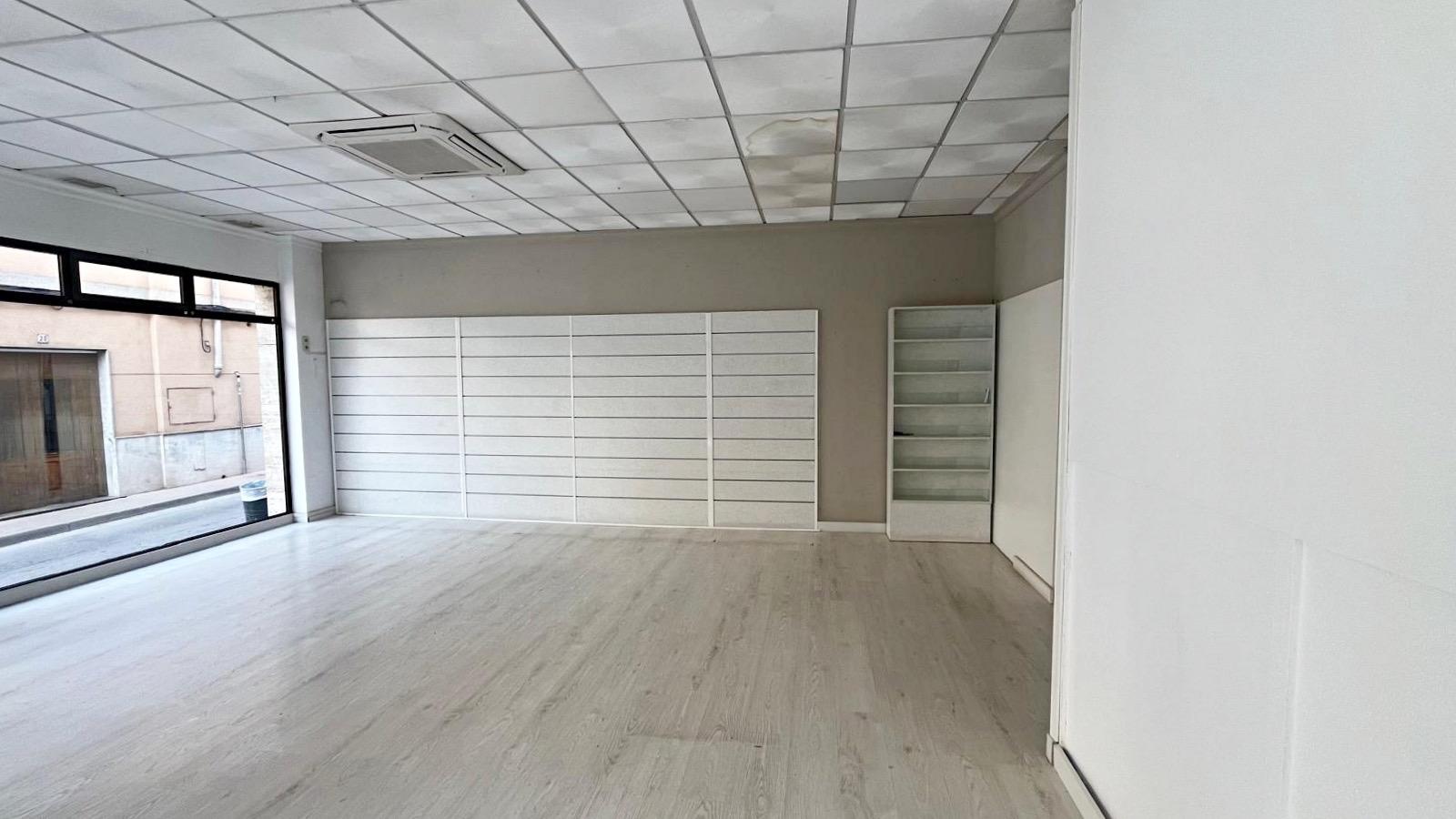 LOCAL COMERCIAL EN ESQUINA EN LA MEJOR ZONA DE TOTANA - foto 3