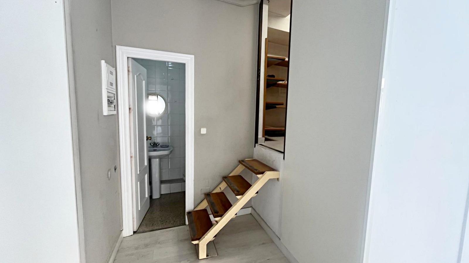 LOCAL COMERCIAL EN ESQUINA EN LA MEJOR ZONA DE TOTANA - foto 5