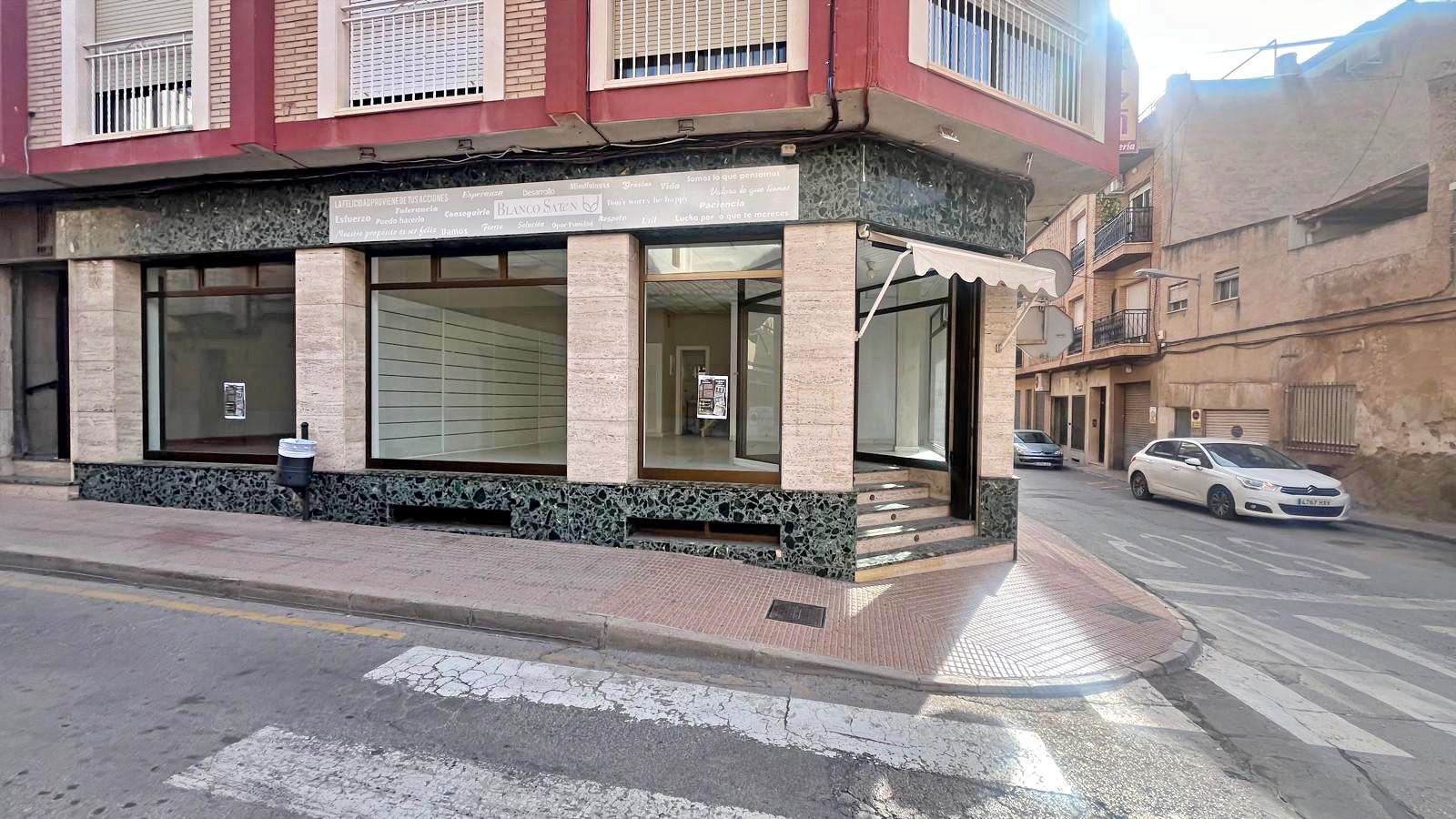 LOCAL COMERCIAL EN ESQUINA EN LA MEJOR ZONA DE TOTANA - foto 7