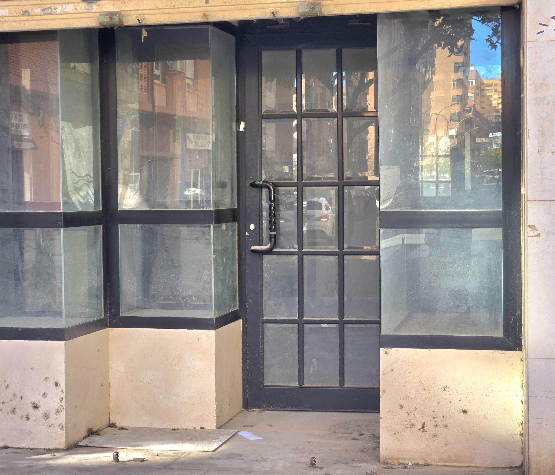 Local con infinitas posibilidades en el corazón de Ayora - foto 9