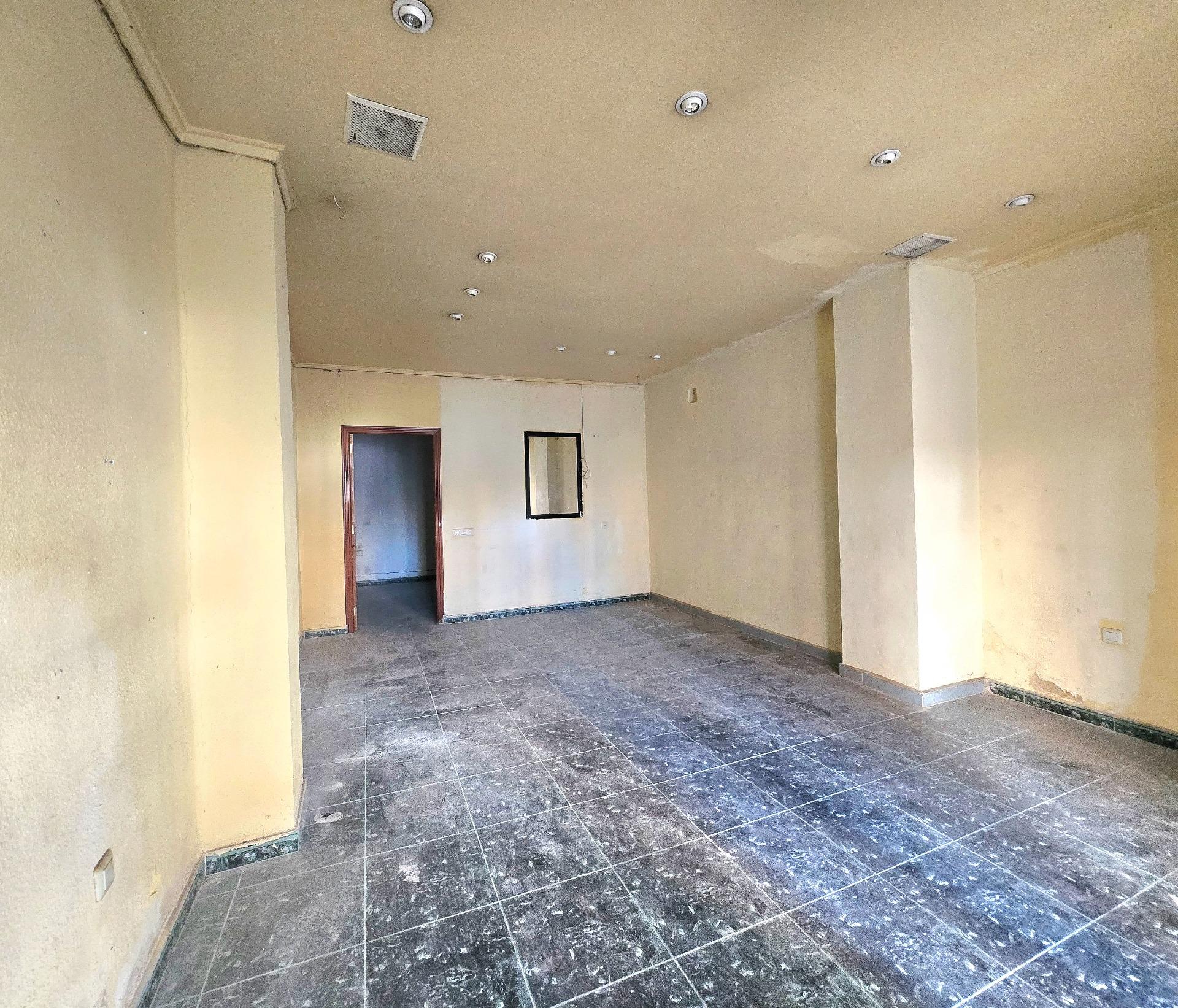 Local con infinitas posibilidades en el corazón de Ayora - foto 13