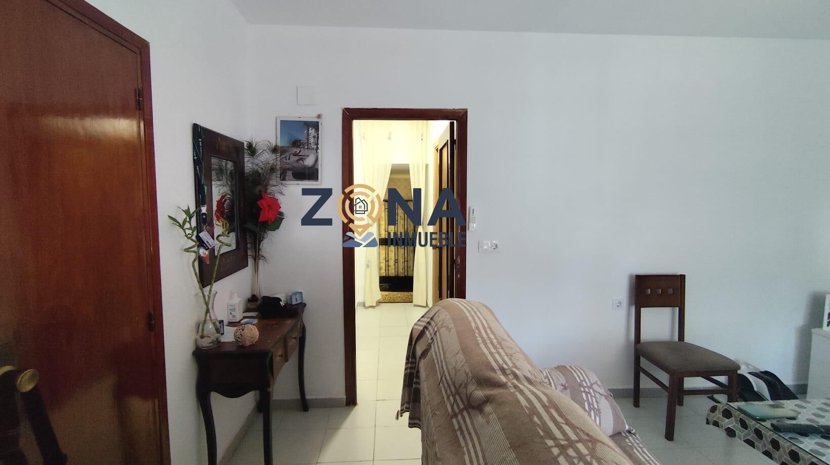 CASA CON PATIO Y TERRAZA PARA ENTRAR A VIVIR EN ALDEA MORET - foto 4