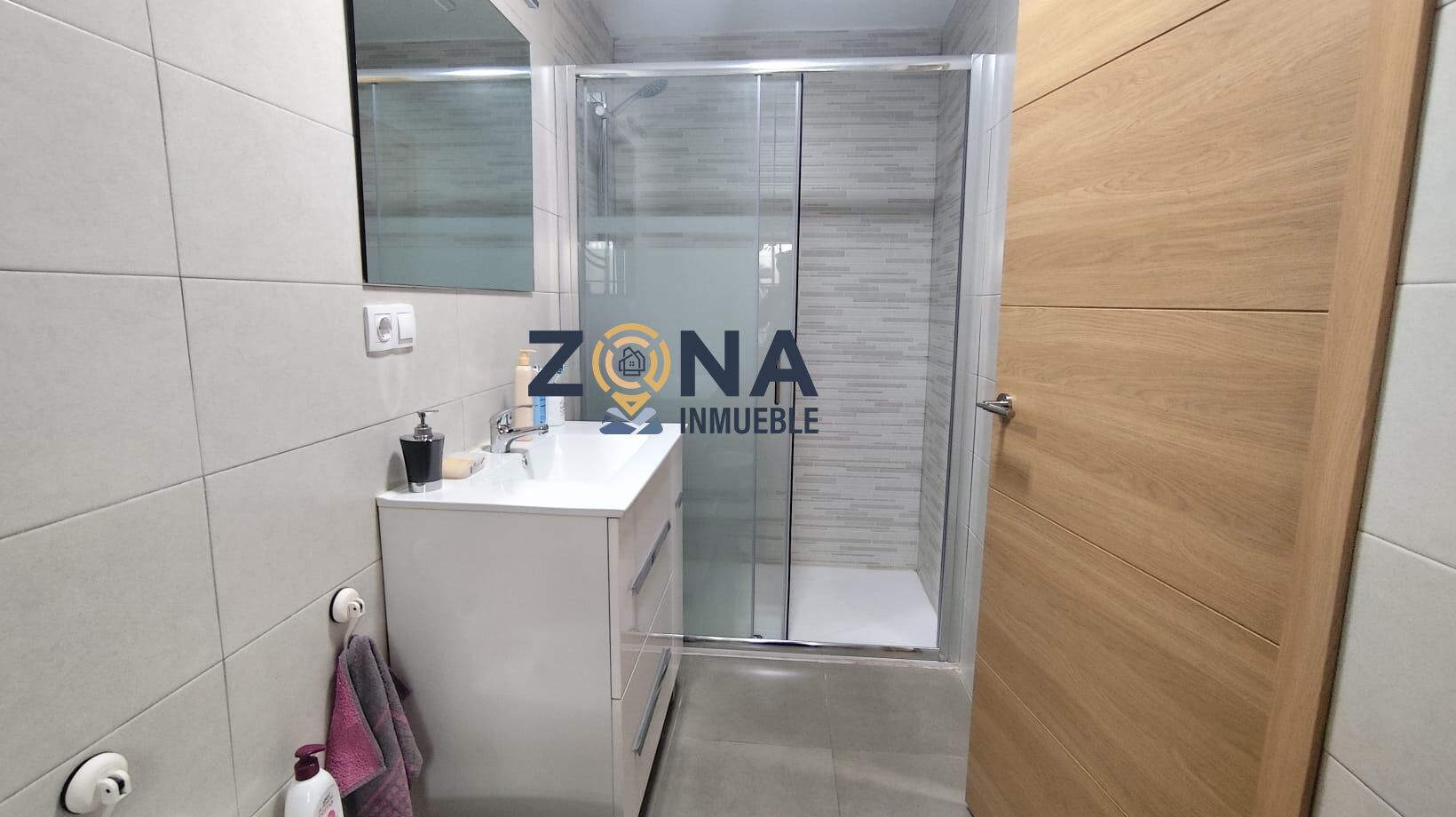 CASA CON PATIO Y TERRAZA PARA ENTRAR A VIVIR EN ALDEA MORET - foto 19