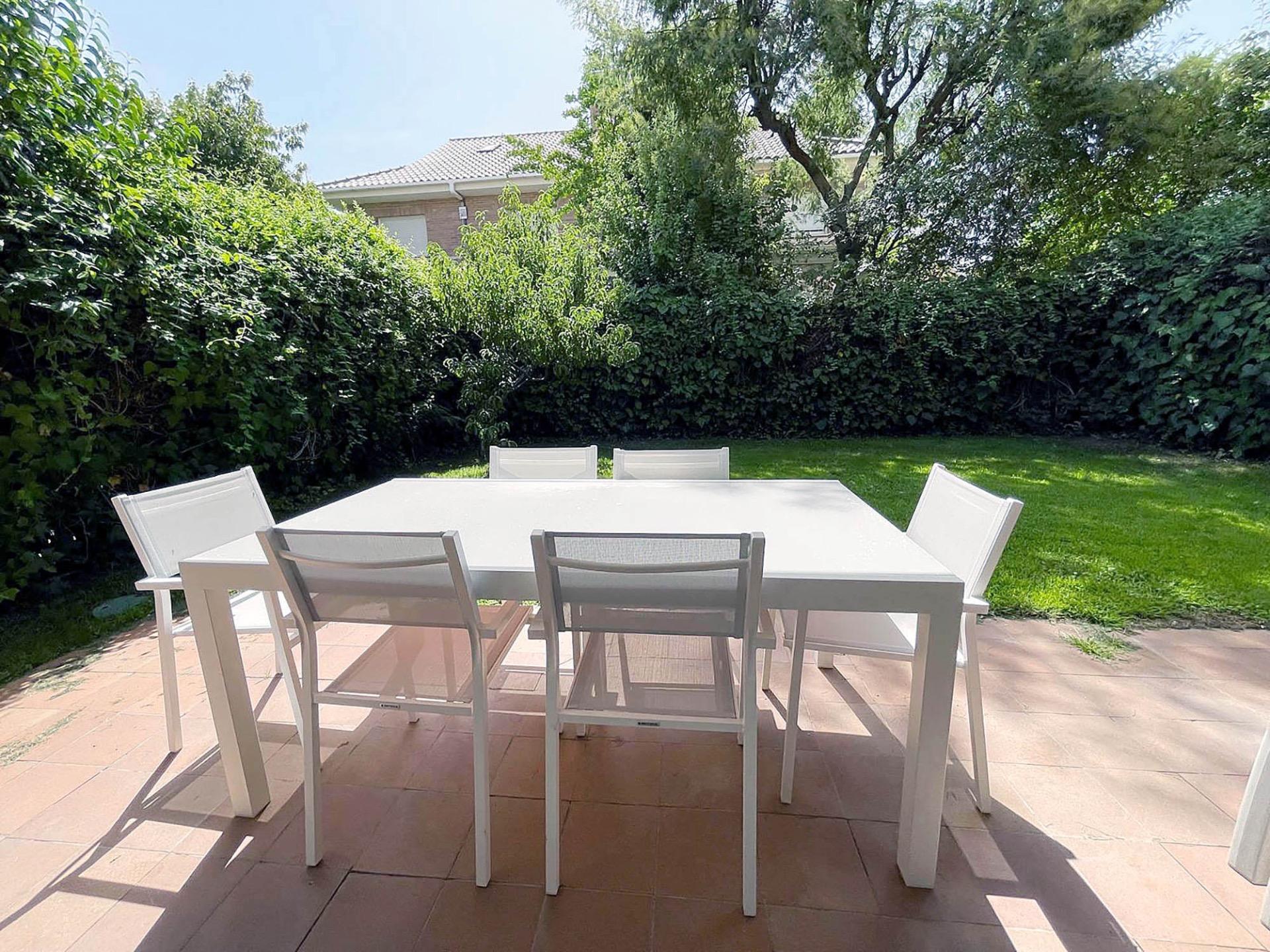 CHALET PAREADO EN ALQUILER PARA 5 ESTUDIANTES EN VILLANUEVA  - foto 7