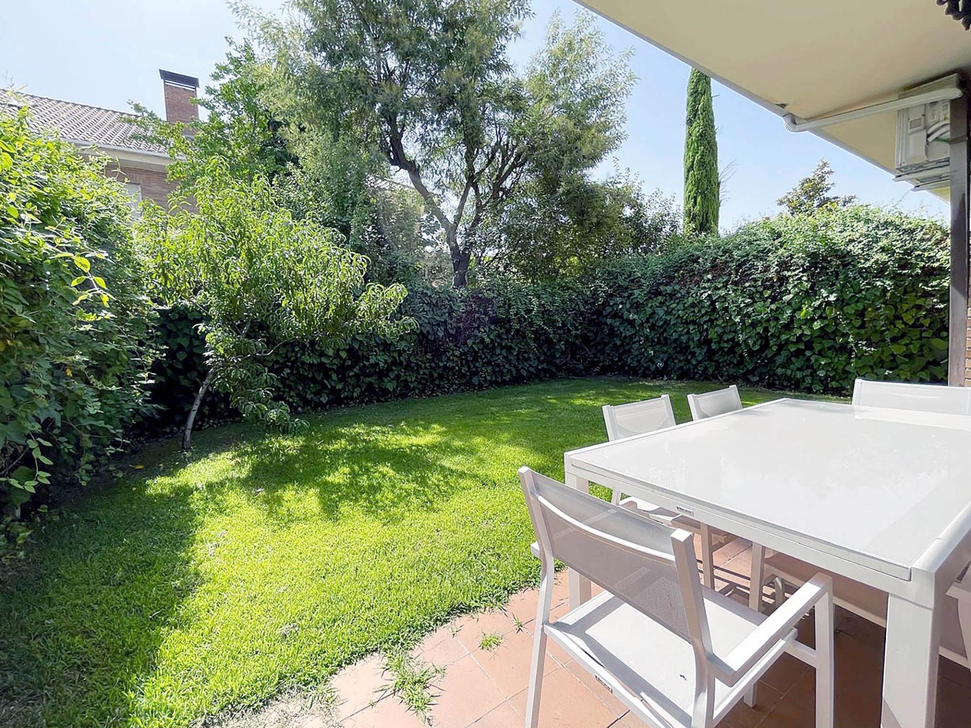 CHALET PAREADO EN ALQUILER PARA 5 ESTUDIANTES EN VILLANUEVA  - foto 8