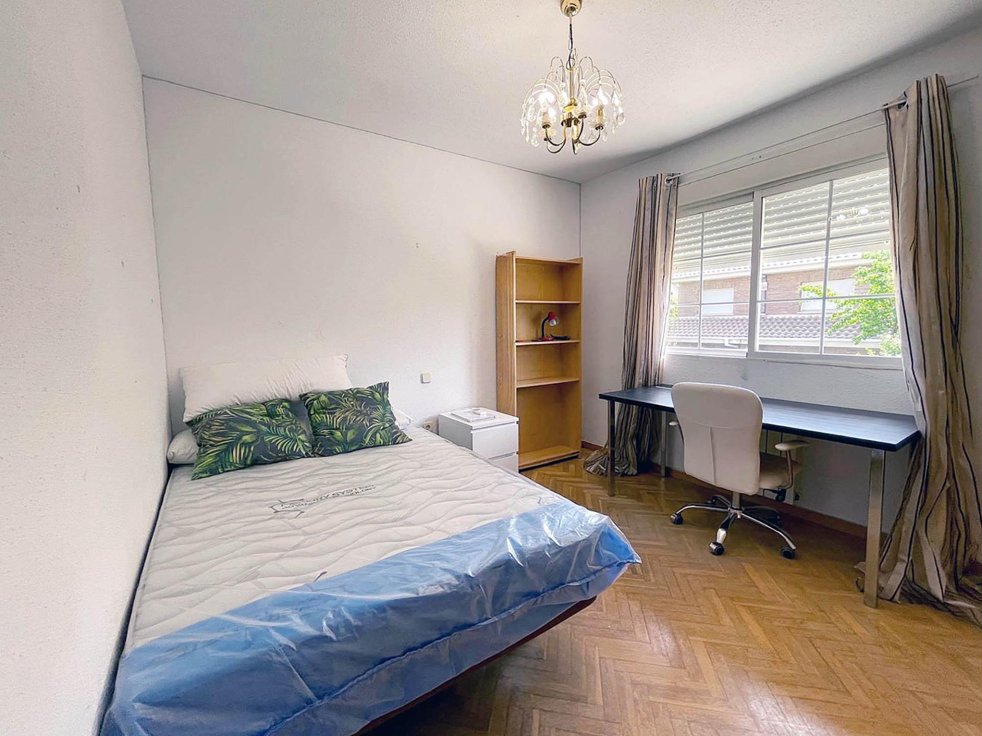 CHALET PAREADO EN ALQUILER PARA 5 ESTUDIANTES EN VILLANUEVA  - foto 18