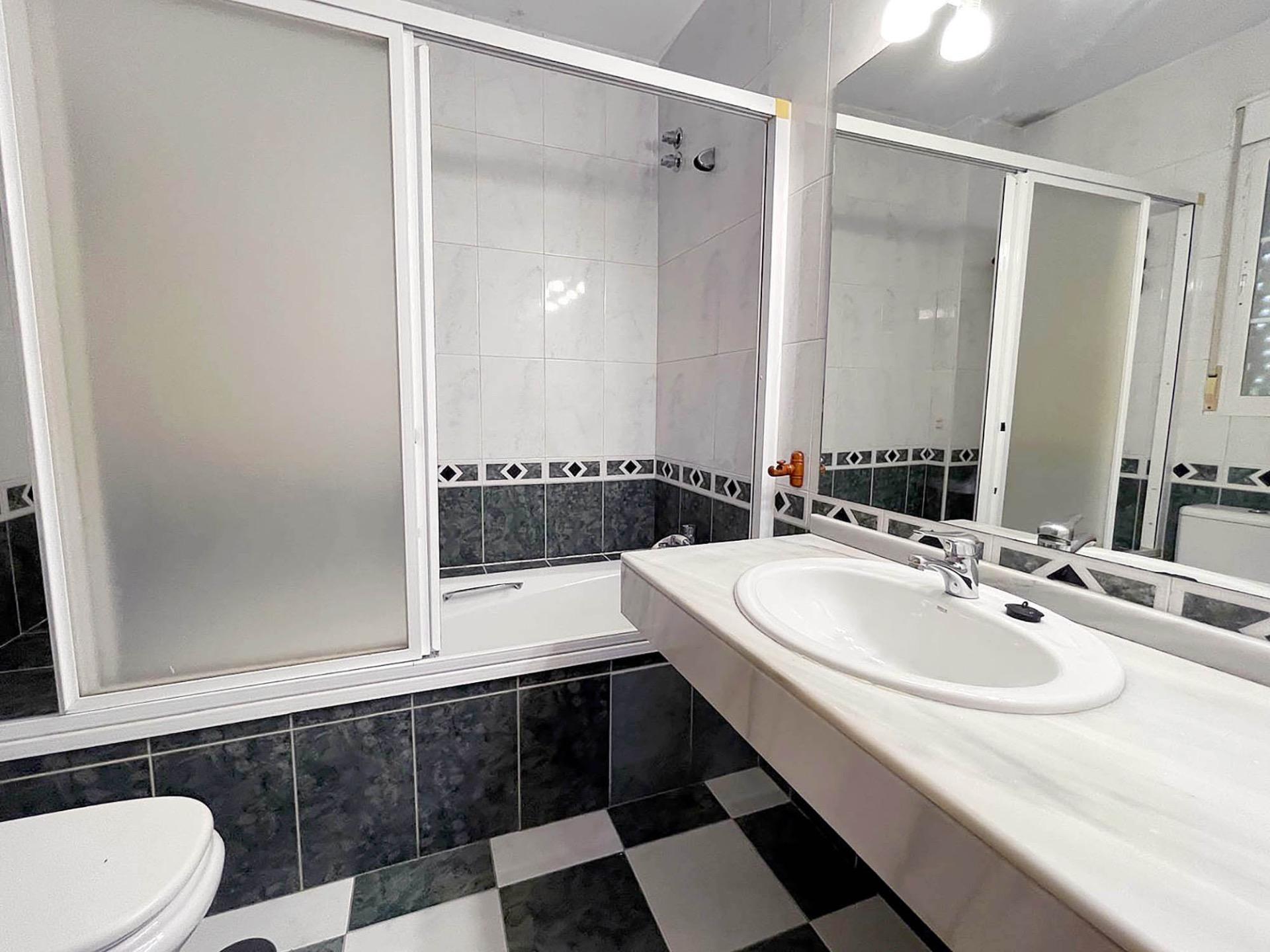 CHALET PAREADO EN ALQUILER PARA 5 ESTUDIANTES EN VILLANUEVA  - foto 27