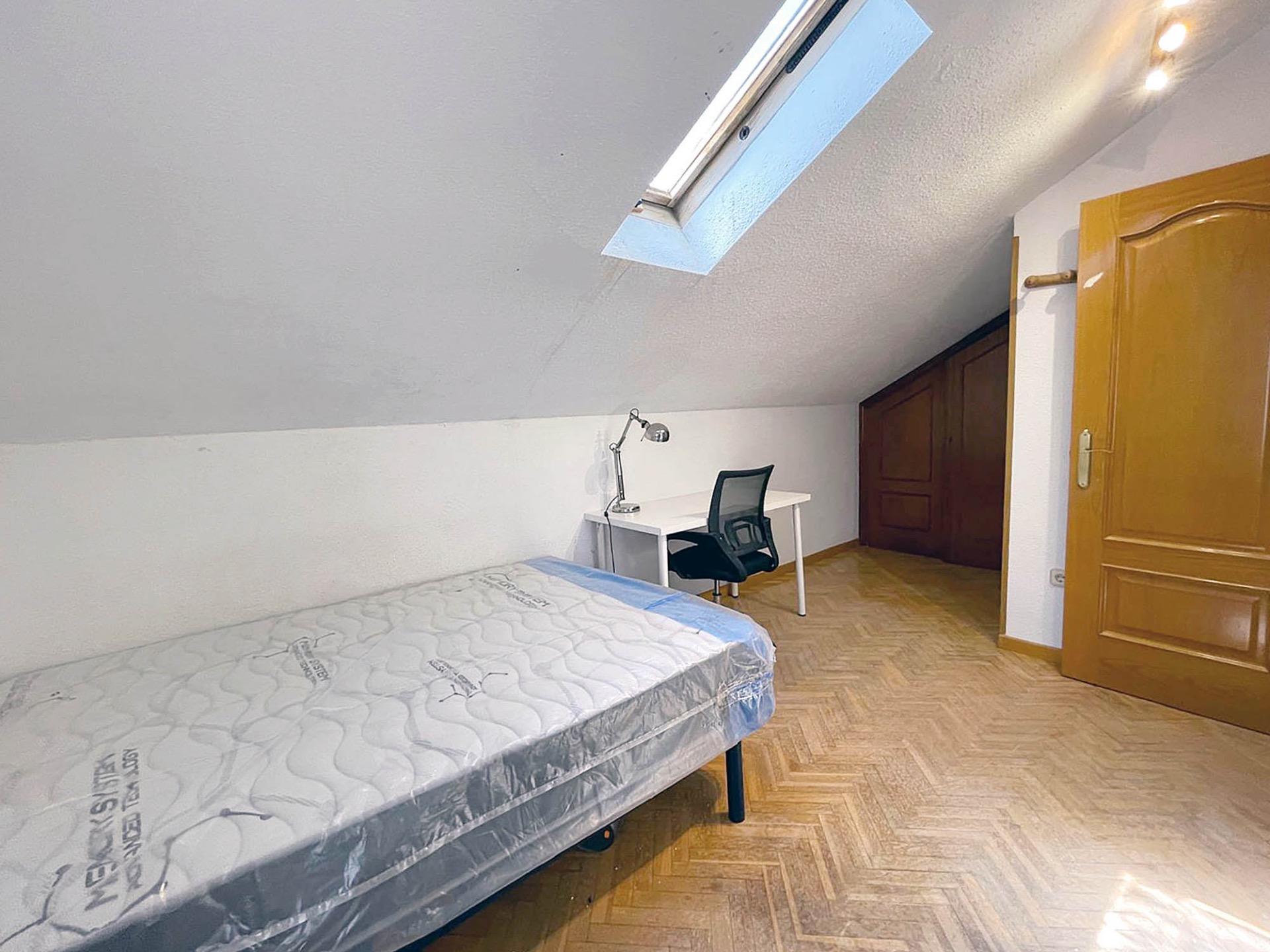 CHALET PAREADO EN ALQUILER PARA 5 ESTUDIANTES EN VILLANUEVA  - foto 30