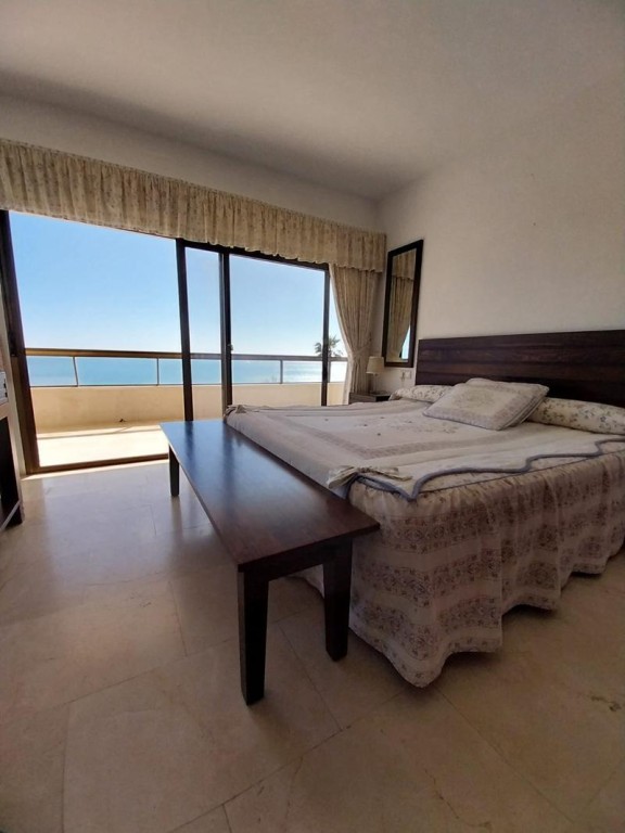 ESPECTACULAR ALQUILER PISO EN PRIMERA LÍNEA - foto 14