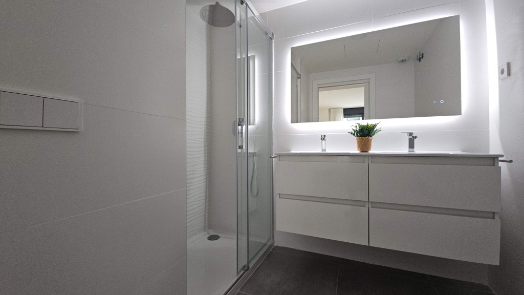 Estancia frente al mar: obra nueva con piscina en Badalona - foto 26