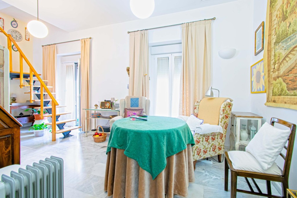 Espectacular vivienda con terraza junto Plaza de Santa Catal - foto 2