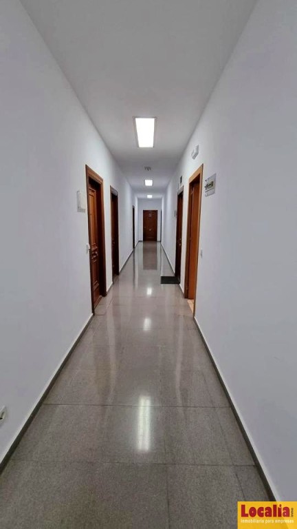 Local en edificio de oficinas, Santander. - foto 11
