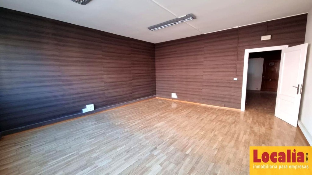 Local en edificio de oficinas, Santander. - foto 14