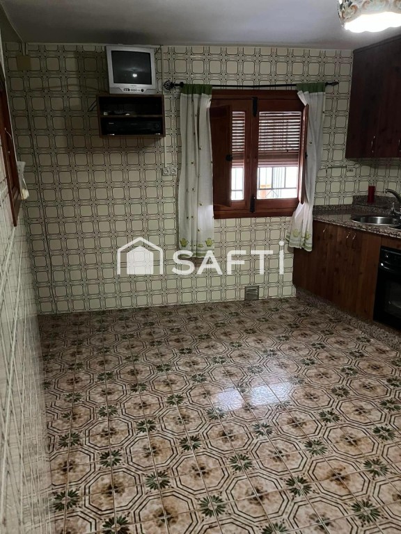 Acogedora casa de tres plantas en Las Hurdes - foto 14