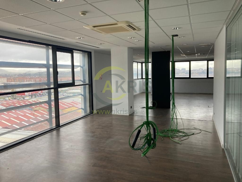 OPORTUNIDAD!! LOCAL 163 m² + 2 PLAZAS PARKING EN BERRIOPLANO - foto 2