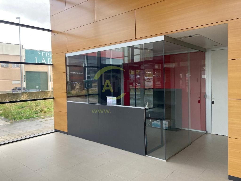 OPORTUNIDAD!! LOCAL  93 m² + 2 PLAZAS GARAJE EN BERRIOPLANO - foto 4