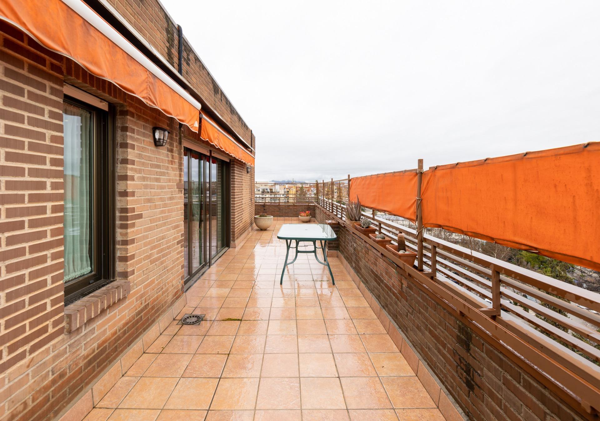 IMPRESIONANTE ATICO EN GRANADA - foto 31