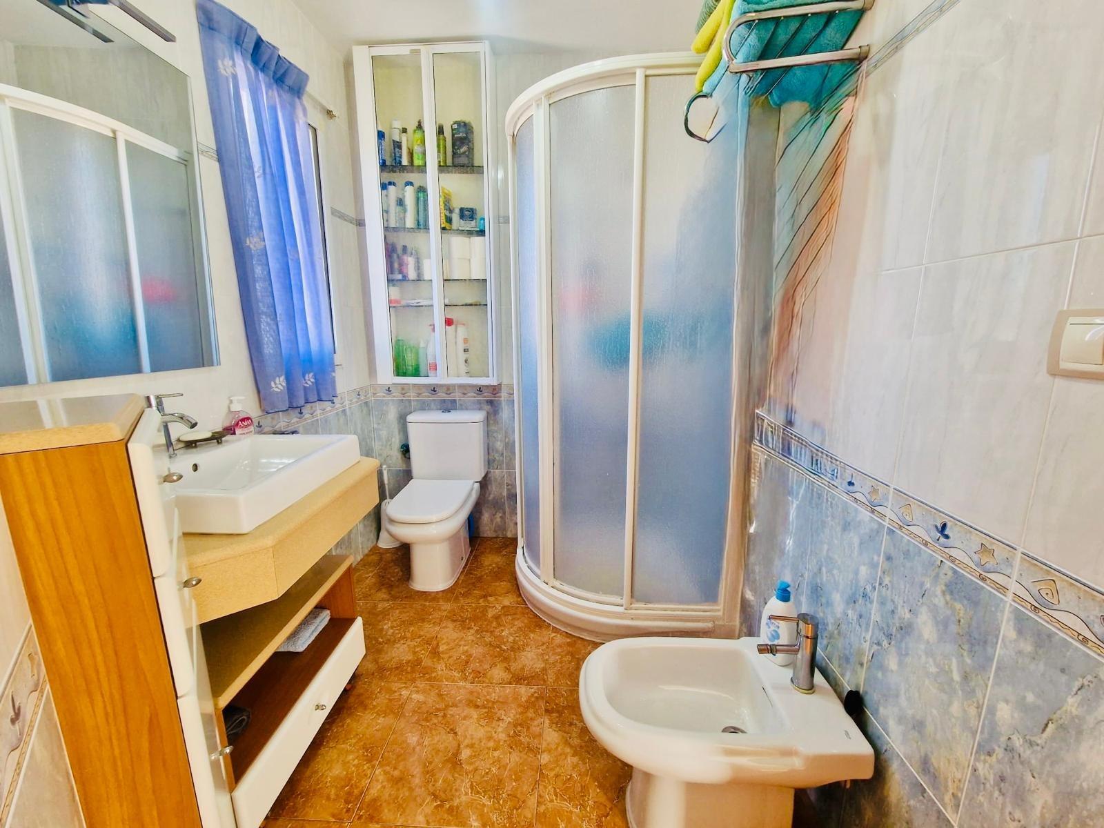 Triplex de 4 dormitorios con garaje y vistas al mar en El Ru - foto 36