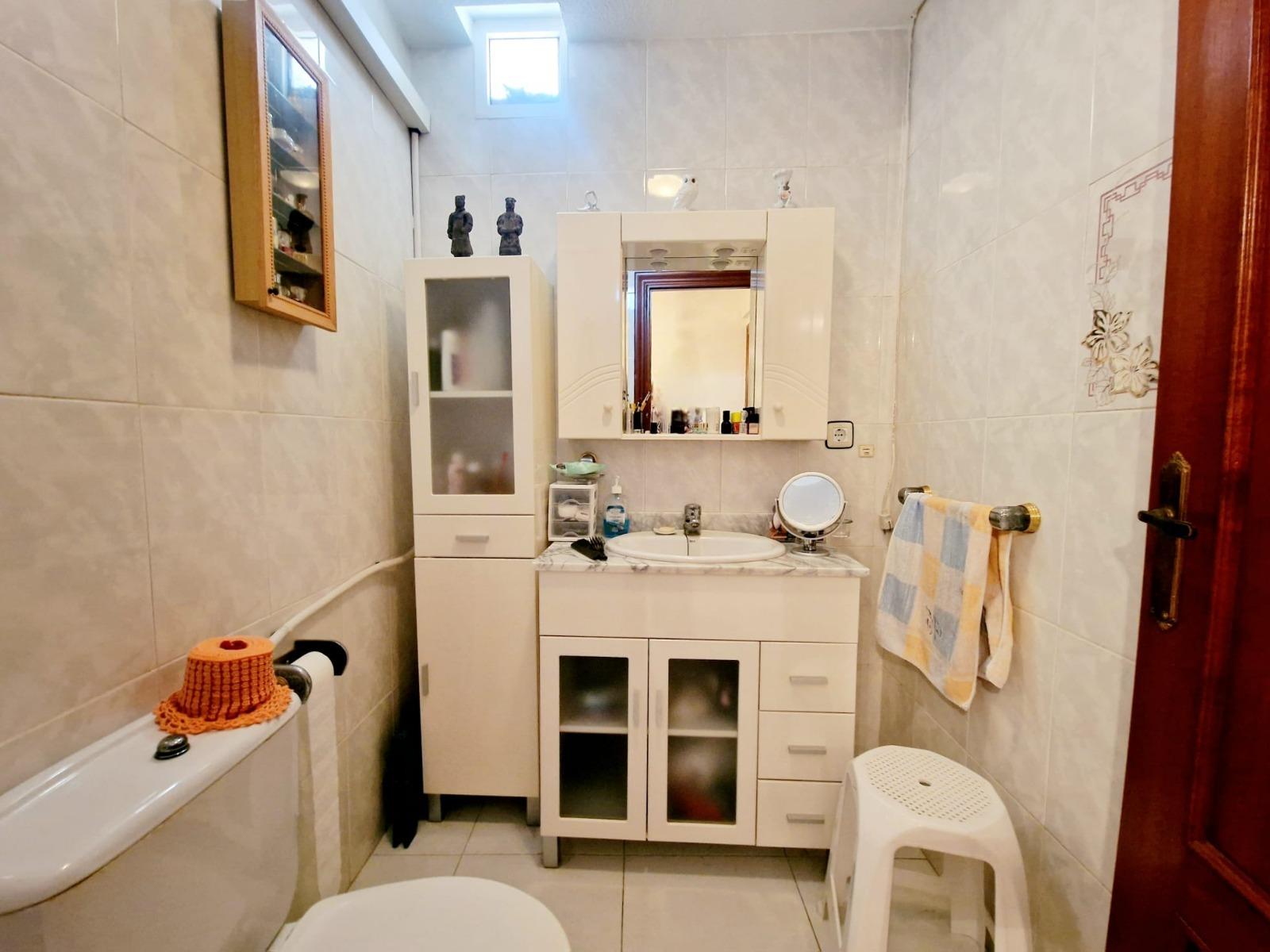 Piso de 3 dormitorios en Avenida Juan Carlos I - foto 38