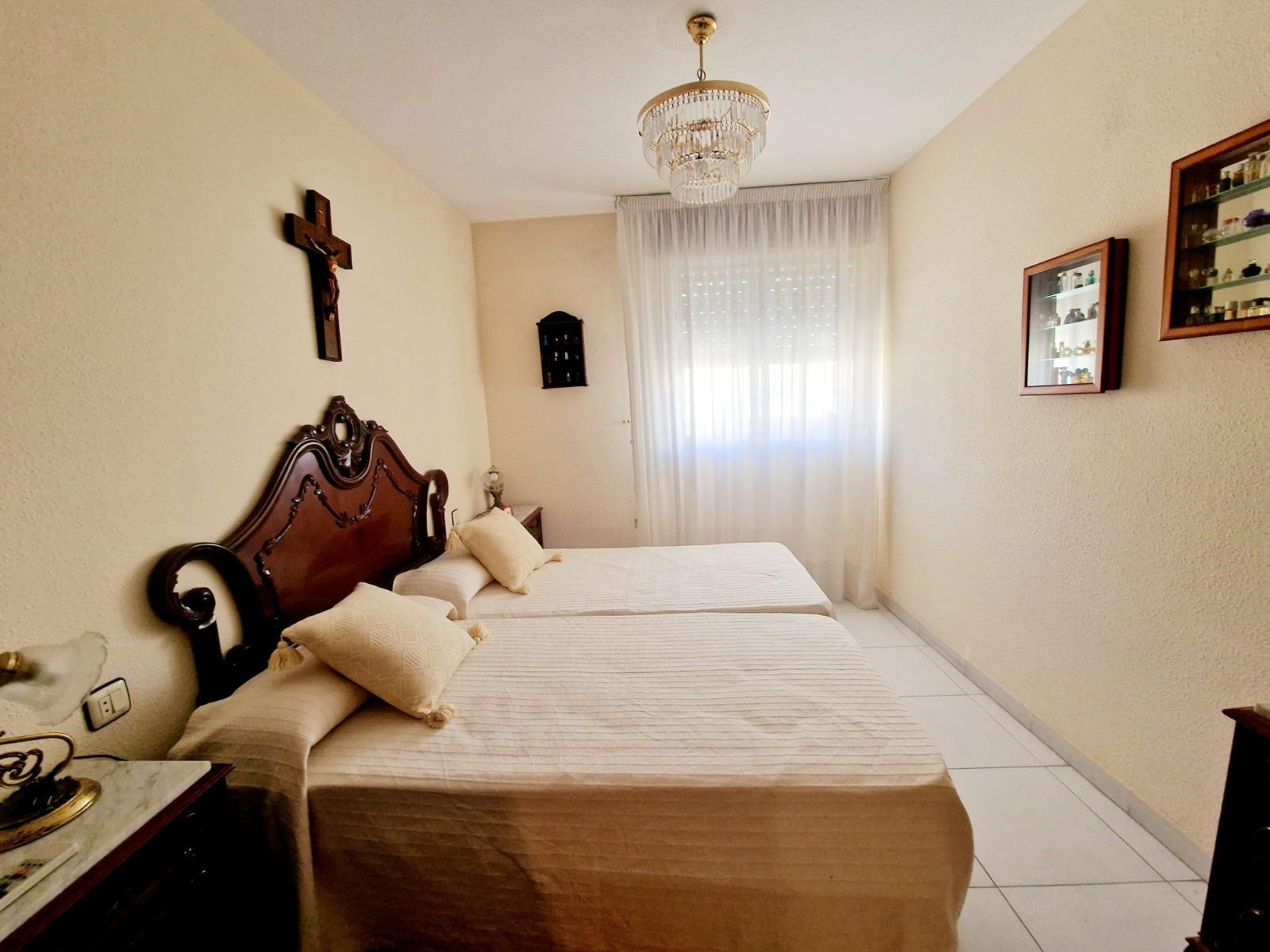 Piso de 3 dormitorios en Avenida Juan Carlos I - foto 41