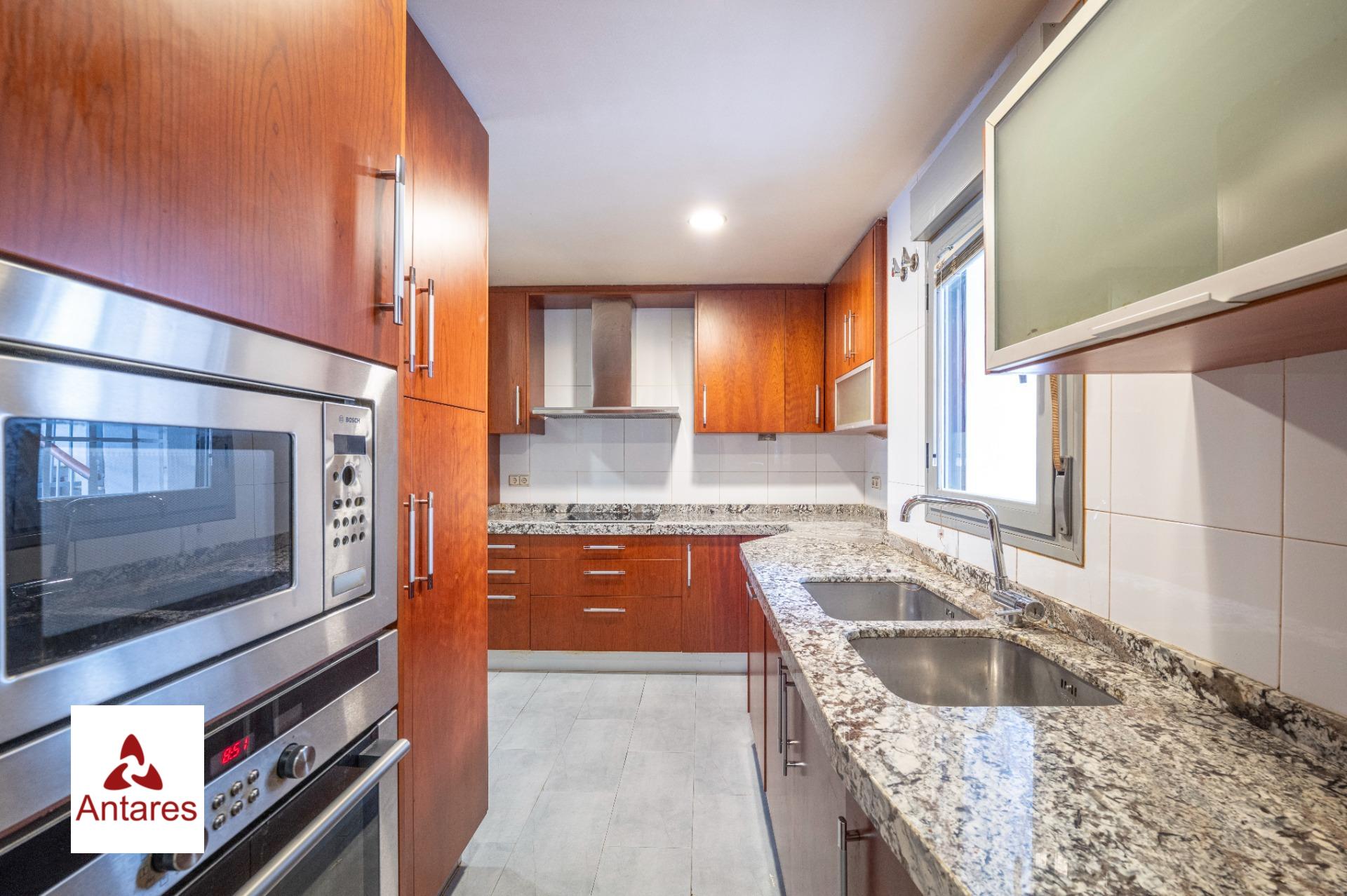 Amplio y Luminoso Piso en el Corazón de Granada - foto 29