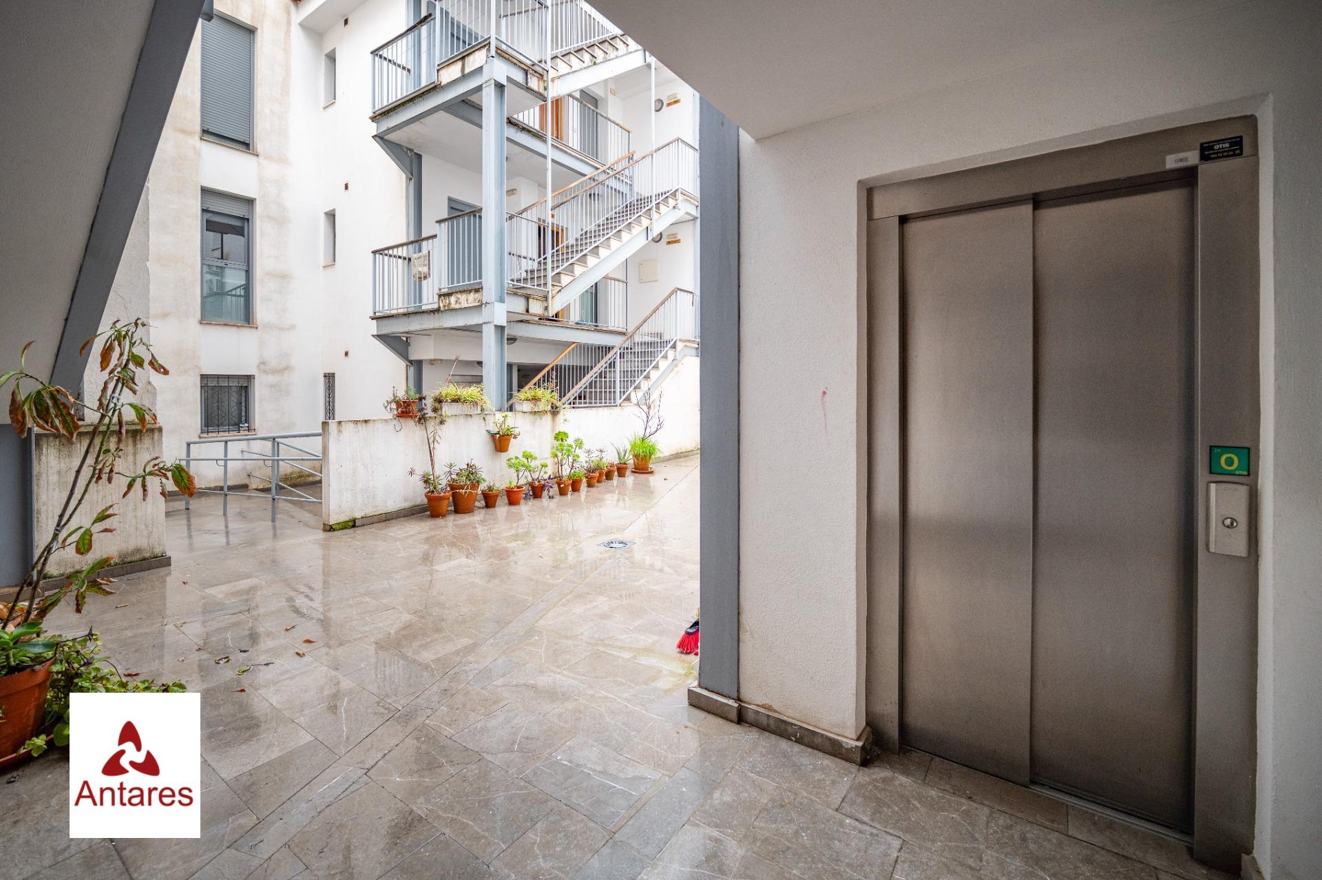 Amplio y Luminoso Piso en el Corazón de Granada - foto 41