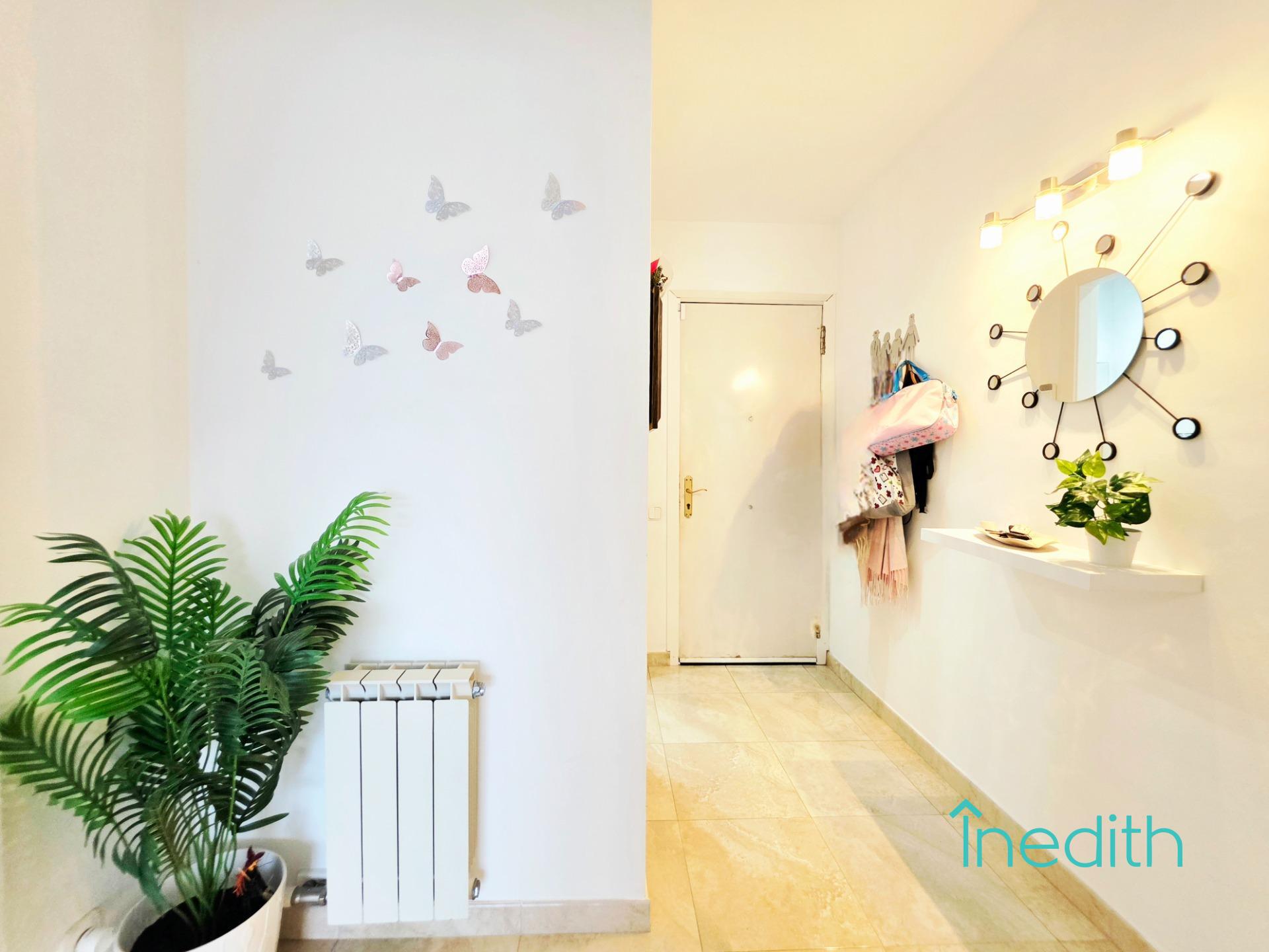 Bonita casa adosada con terraza amplia en el centro de  Abre - foto 2