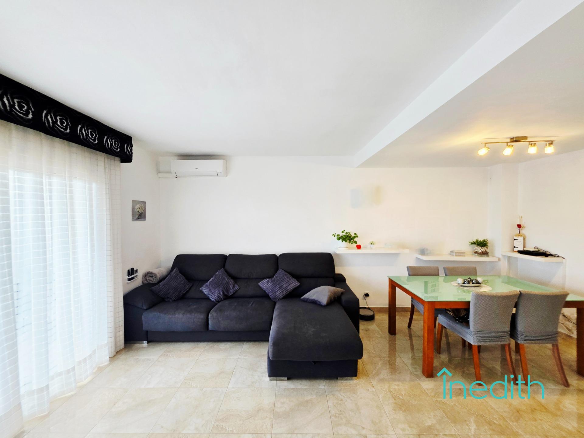 Bonita casa adosada con terraza amplia en el centro de  Abre - foto 13