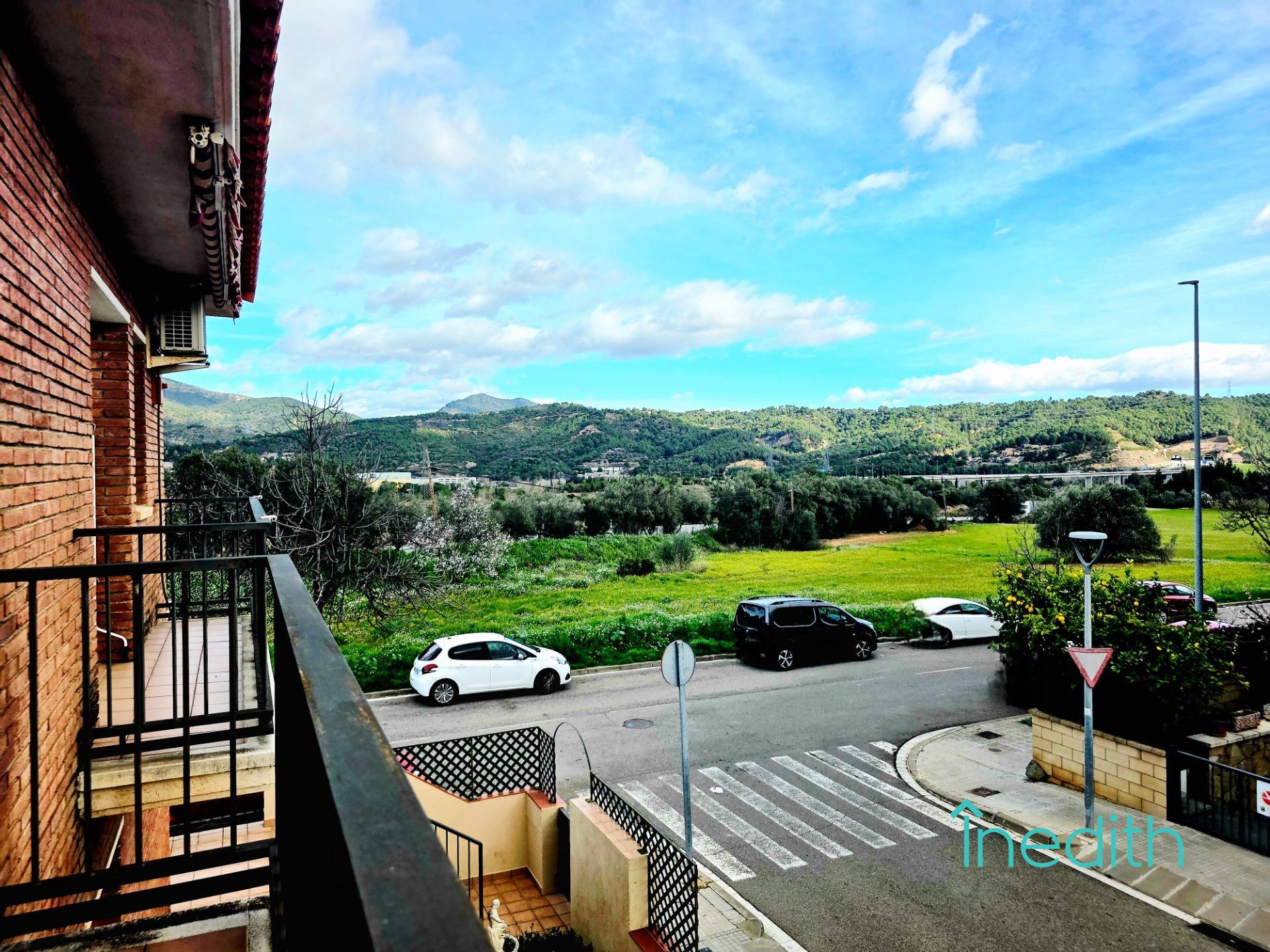 Bonita casa adosada con terraza amplia en el centro de  Abre - foto 33