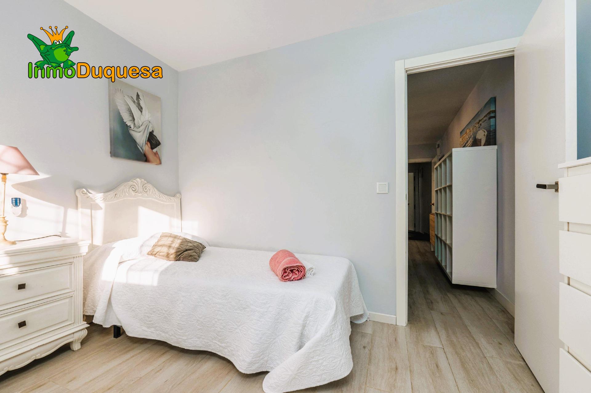 INVERSIÓN para ALQUILER. Casa con 3 apartamentos con licenci - foto 26