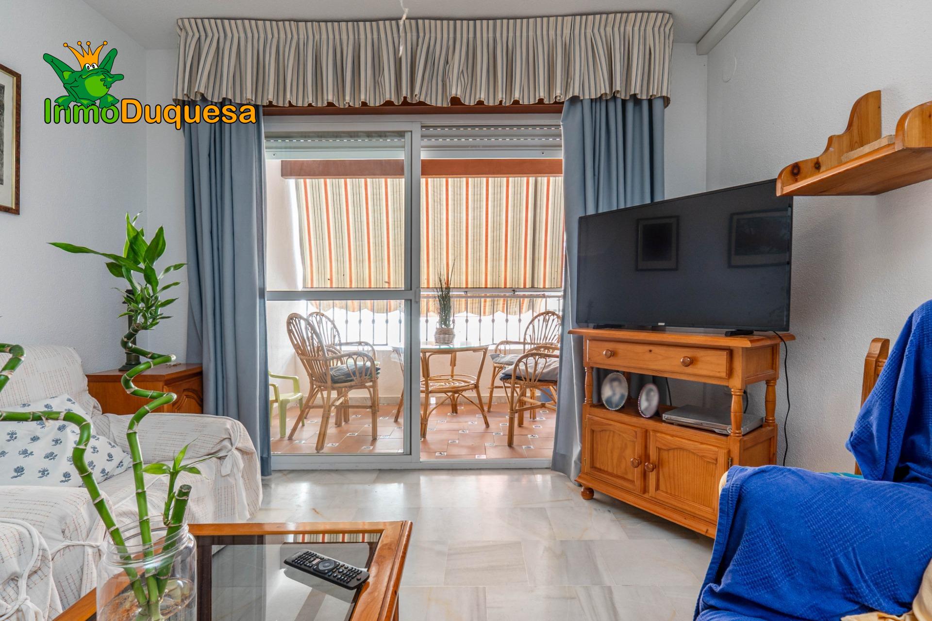 Piso de 2 dorm., terraza y garaje en Calahonda a 150 m de la - foto 9