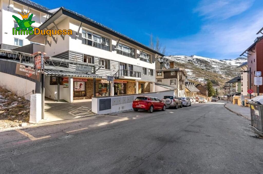 Piso en SIERRA NEVADA con 2 dorm. y PARKING. - foto 2