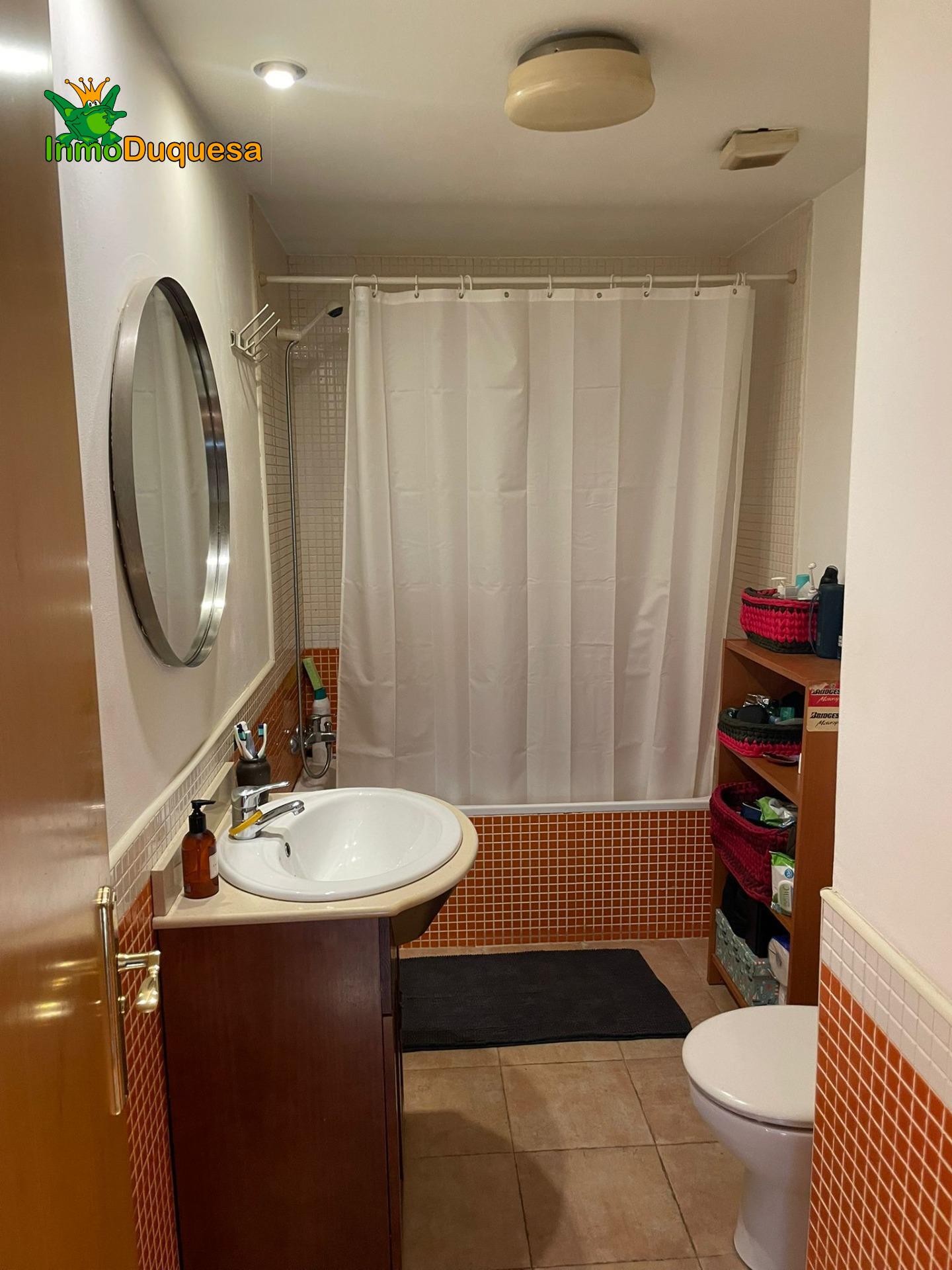 Piso en SIERRA NEVADA con 2 dorm. y PARKING. - foto 11