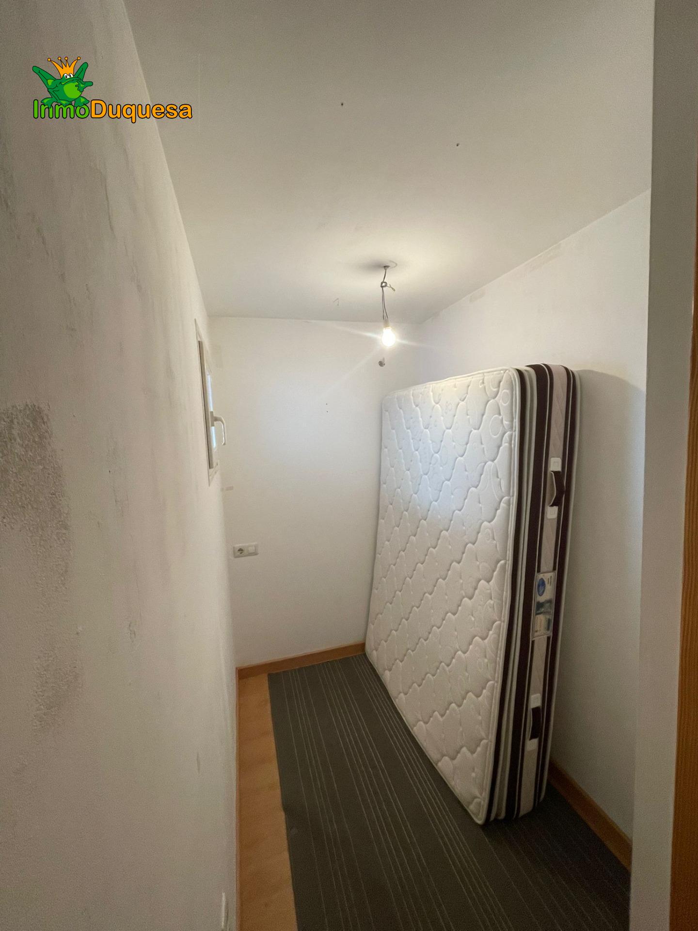 Piso en SIERRA NEVADA con 2 dorm. y PARKING. - foto 12