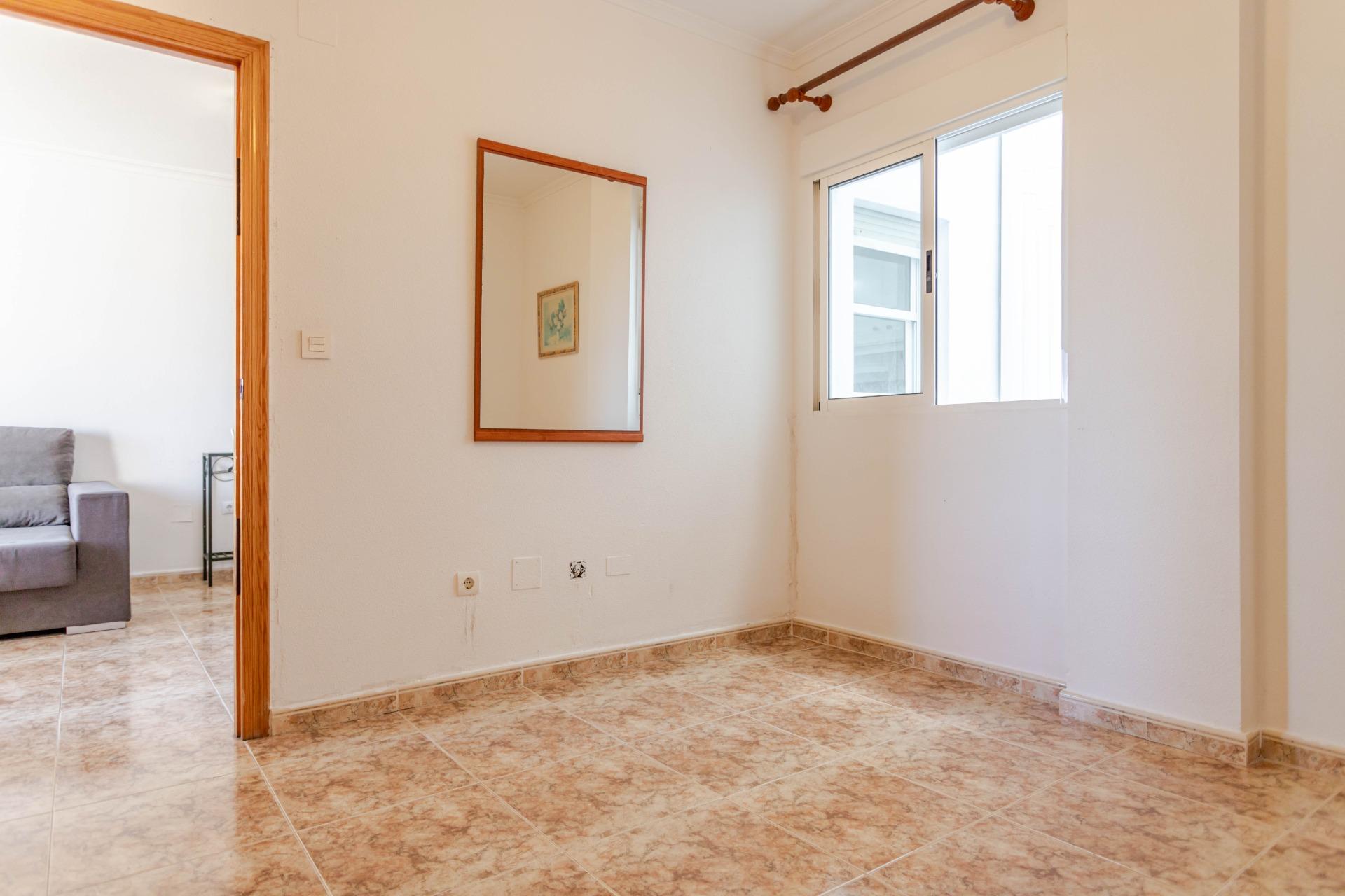 Piso con Vistas Frontales al Mar y Garaje Incluido a 150 Met - foto 25