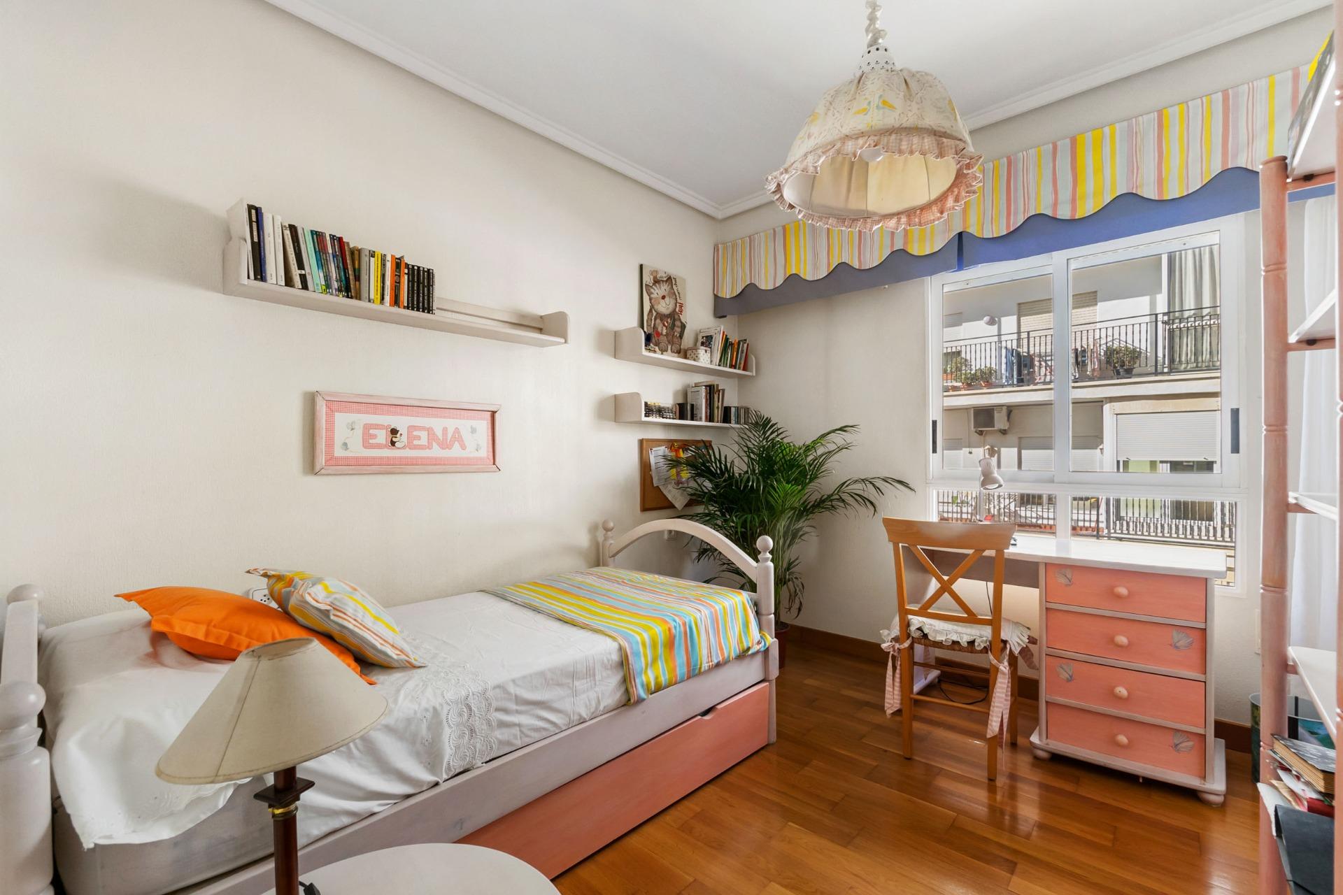 Exclusiva vivienda con vistas al mar y orientación sur - foto 15