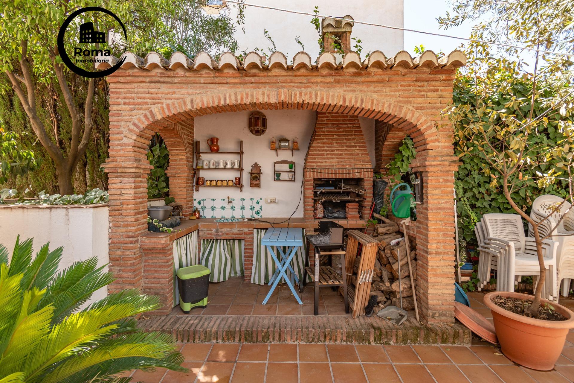 Impresionante Chalet en La Zubia Piscina y Espacios Amplios - foto 11