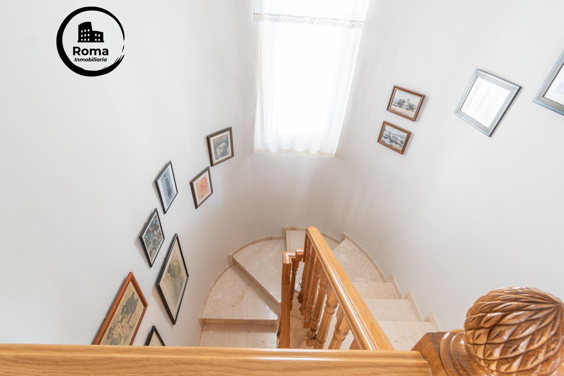 Impresionante Chalet en La Zubia Piscina y Espacios Amplios - foto 26